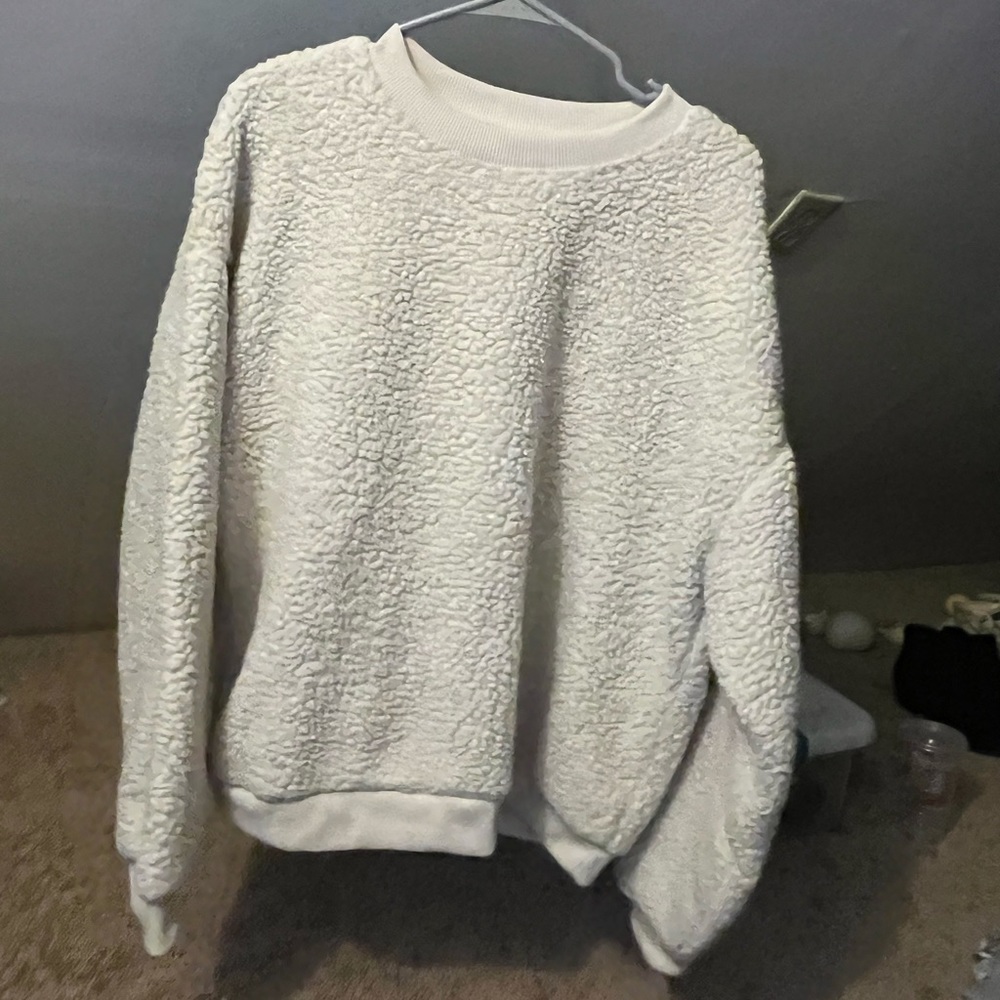 American Eagle fuzzy sherpa cropped crew neck sweater